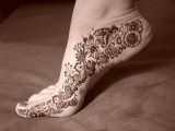 Simpl mehndi Designs for feet