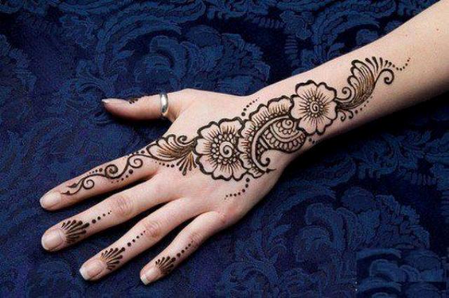 Top Eid-Ul-Fitr Mehndi Designs 2016 For Women