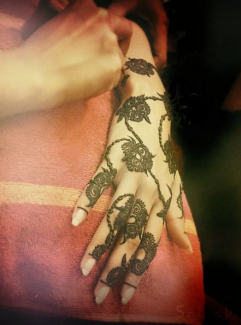 Eid Girls Women Hands Feet Henna Tattoos Designs 2016